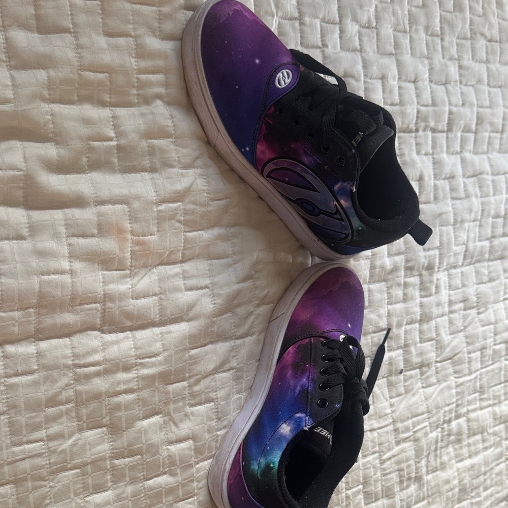 Heelys Kids Galaxy Sneakers in Purple and Black